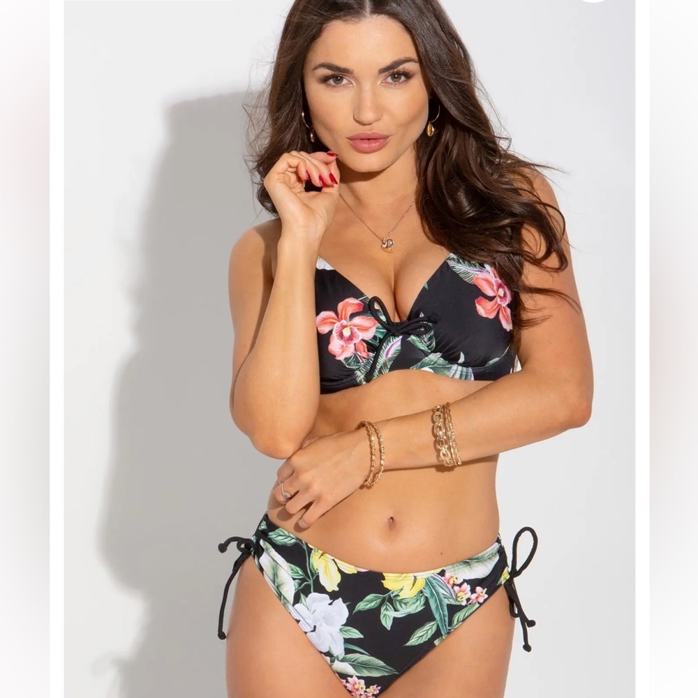 NWT ‼️SALE ‼️ Pour Moi Bikini Miami brights Sexy halter top bikini set